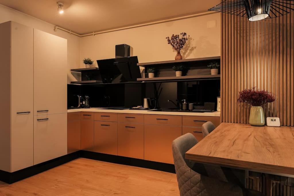 Nest Inn Magic Apartment Cluj-Napoca Exteriör bild
